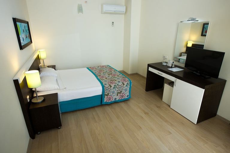 Bedroom 3, Dosi Hotel - All Inclusive, Manavgat
