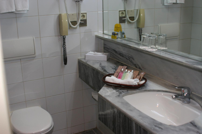 Bathroom 2