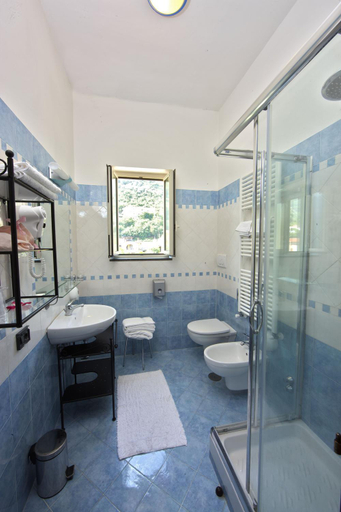 Bathroom 4, Hotel Parco, Napoli