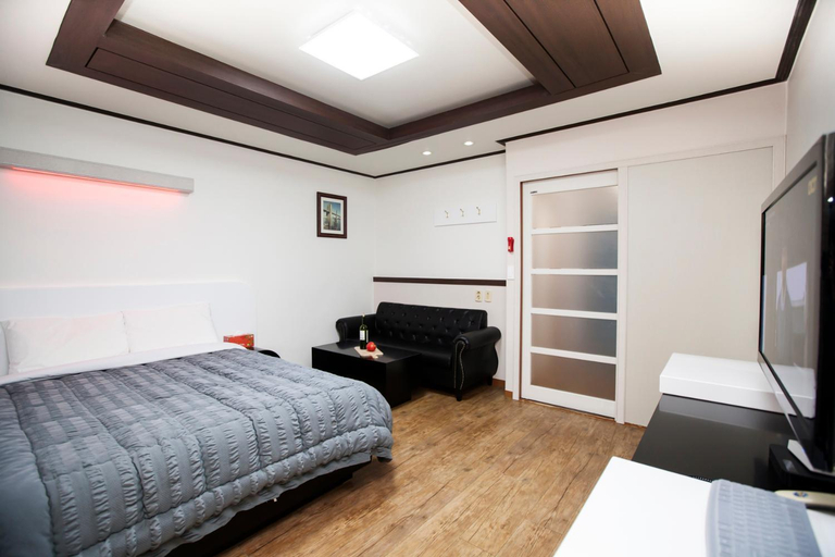 Bedroom 3, Jeongdongjin Dawoo Resotel, Gangneung