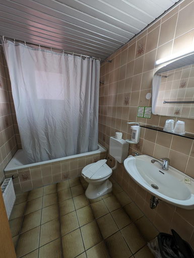 Bathroom 4, Hotel Sonnenmatte, Breisgau-Hochschwarzwald