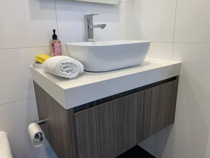 Bedroom 2, 2 bedroom In the Middle of Sydney with Beautiful River View, Sydney