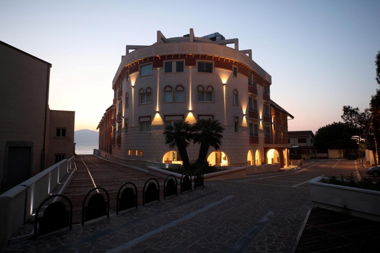 Exterior & Views 2, Èhotel, Reggio Di Calabria