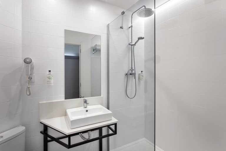 Bathroom 4, B&B Hotel Mollet, Barcelona