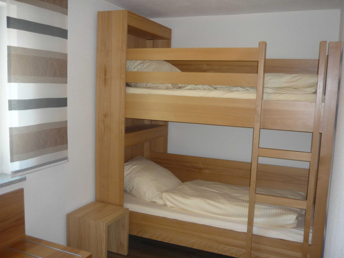Bedroom 3, Ferienwohnungen beim Hotel zur Post, Erlau, Passau