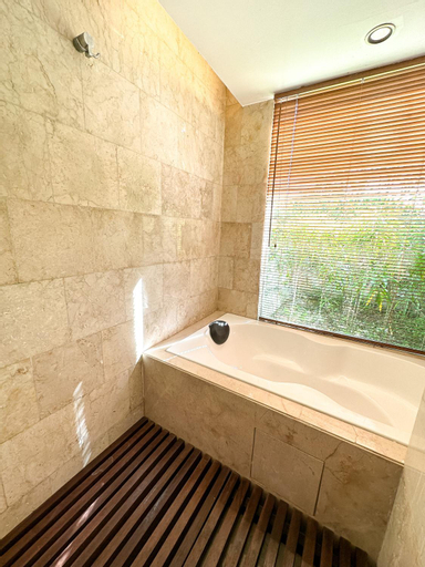 Bathroom 9