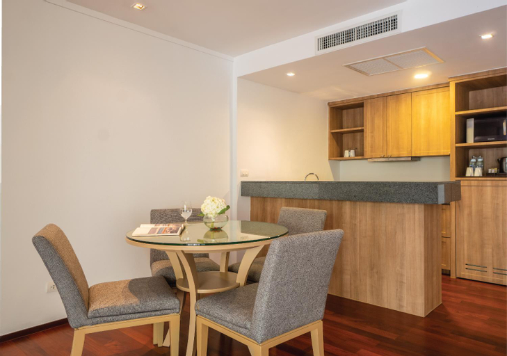 Dining Room 25