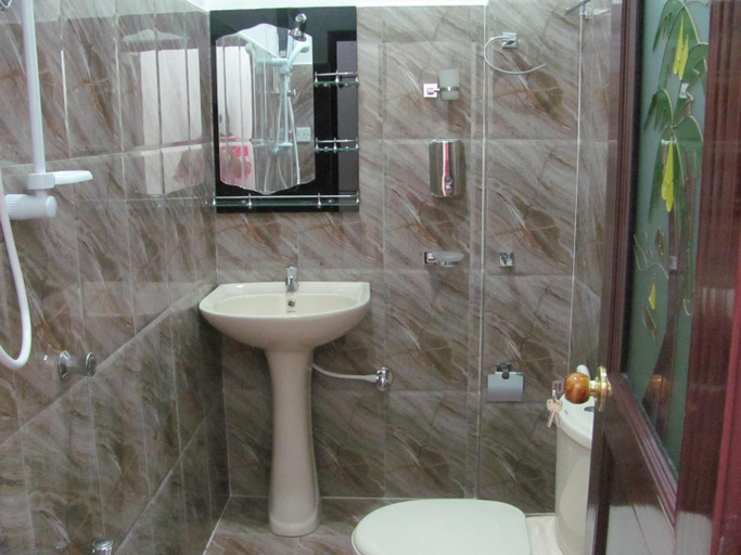 Bathroom 5, Sevonrich Holiday Resort, Dambulla