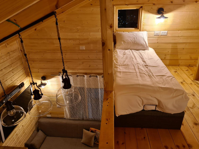 Others 2, Vida Bhermon 1, one wood Cabin
