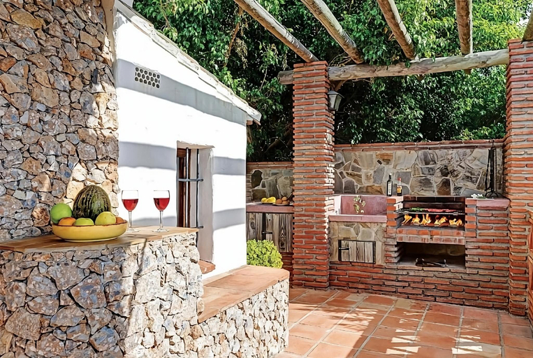 Others 5, Villa Abrevadero, Málaga