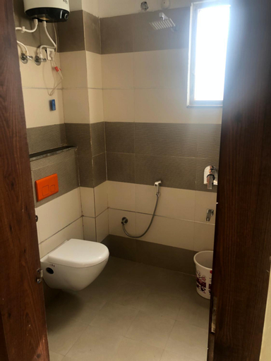 Bathroom 2, C T Heights Inn, Bharatpur