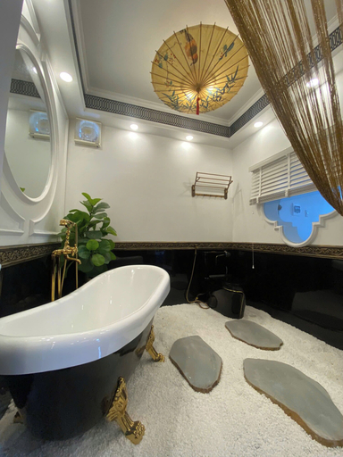 Bathroom 2, X-Stay Da Nang, Ngô Quyền
