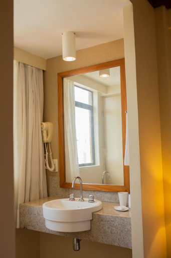 Bathroom 4, Magna Praia Hotel, Fortaleza