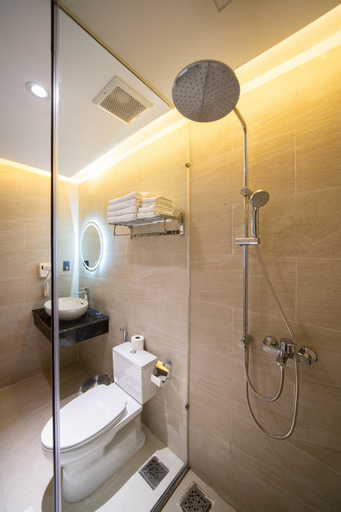 Bathroom 10