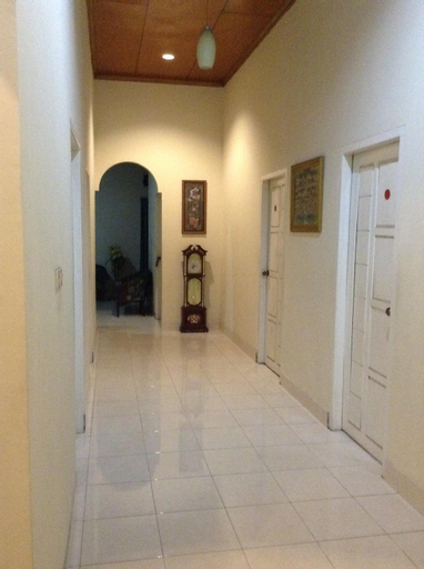Others 5, Wisma Maharani, Wakatobi