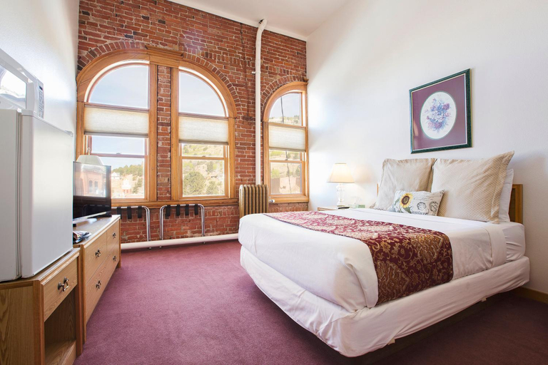 Bedroom 3, The Victor Hotel, Teller