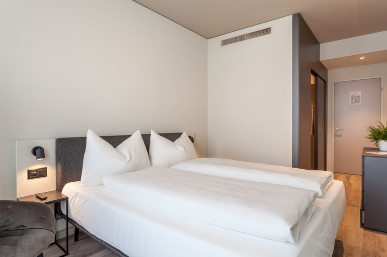 Bedroom 2, Centurion Swiss Quality Hotel, Brugg