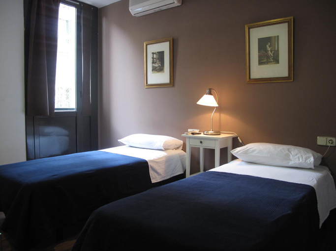 Others 3, Hostal LK Barcelona, Barcelona
