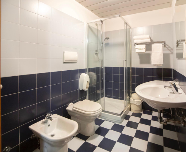 Bathroom 3, LVG Hotel Collection – Riz, Pavia