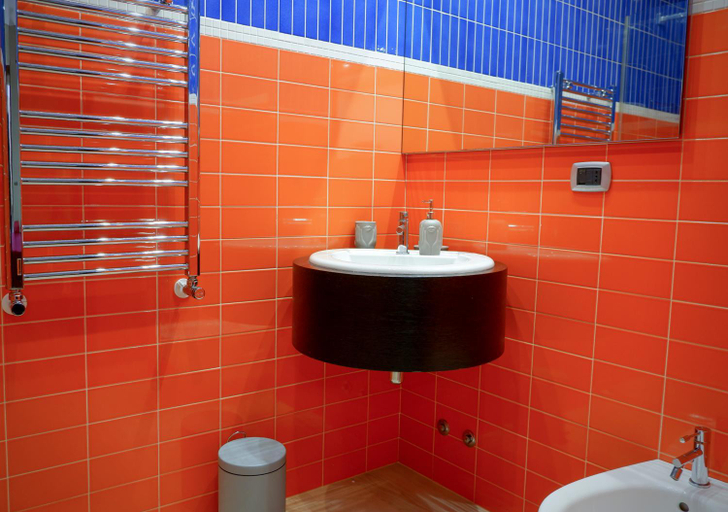 Bathroom 2, Thalassa Bari, Bari