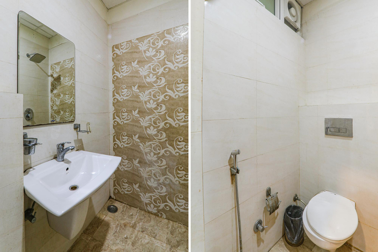 Bathroom, Via Grand Inn, Lucknow