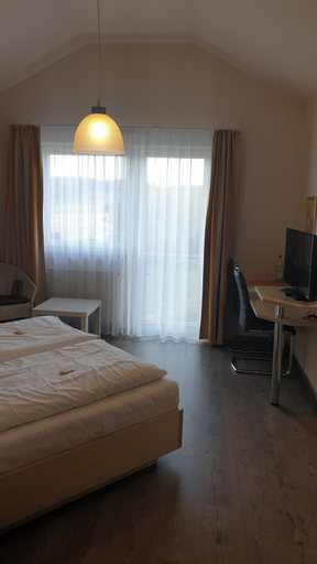 Bedroom 4, Landgasthof Traube, Heidenheim