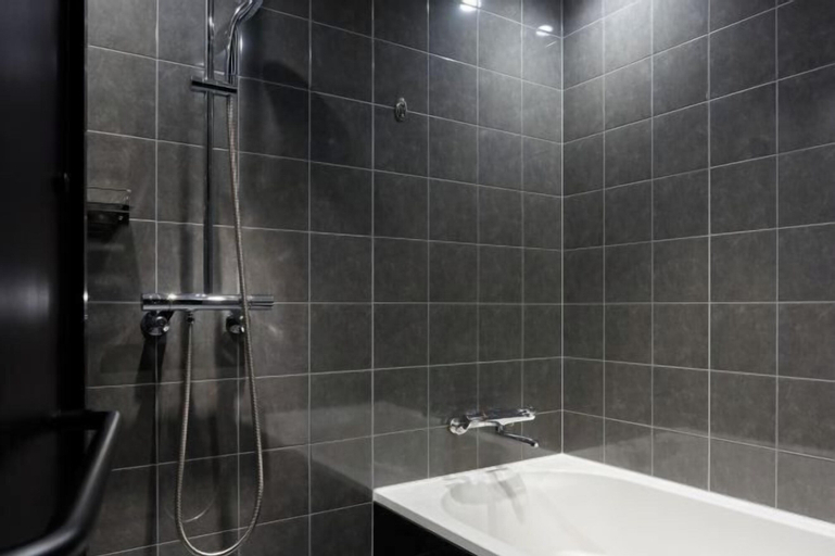 Bathroom 9