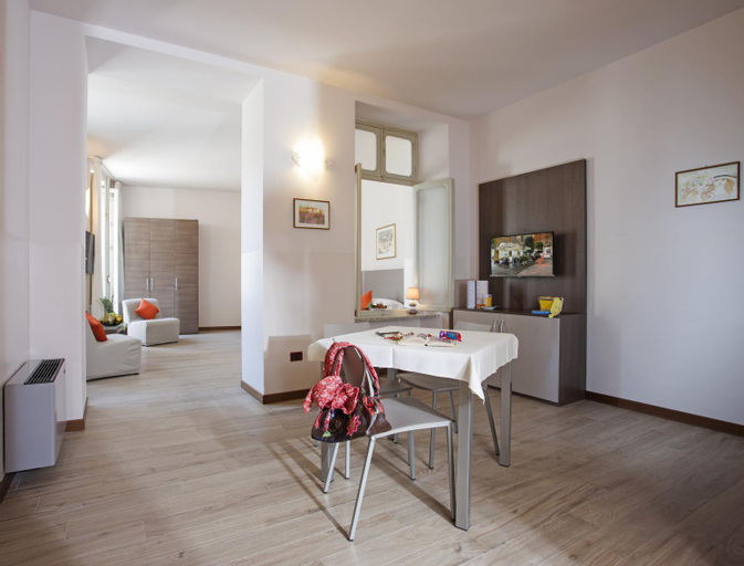 Dining Room 9