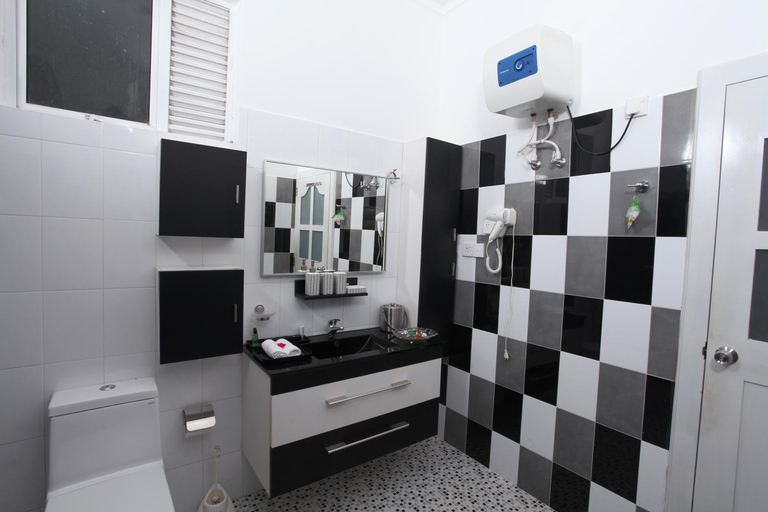 Bathroom 4, Ayaana Boutique Hotel, Kundasale