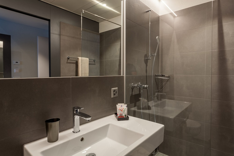 Bathroom 3, Centurion Swiss Quality Hotel, Brugg