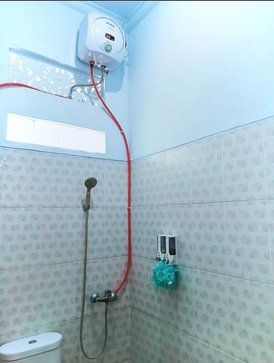 Bathroom 4, Green Palace Homestay, Klungkung
