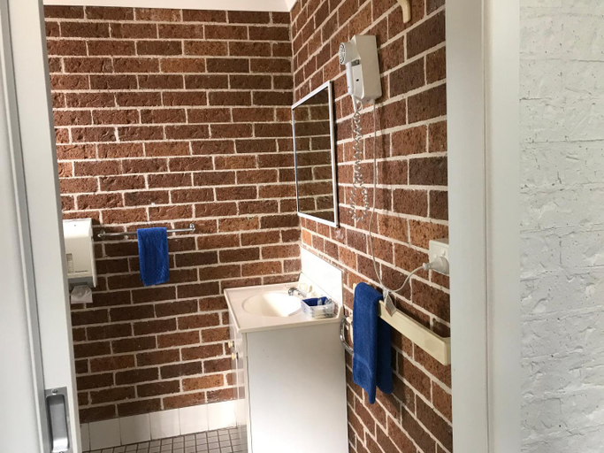 Bathroom 8