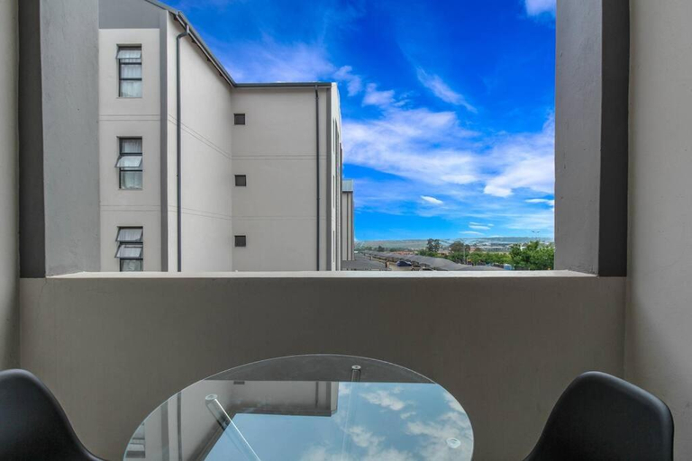 Others 4, Smart Apartment 17, City of Johannesburg
