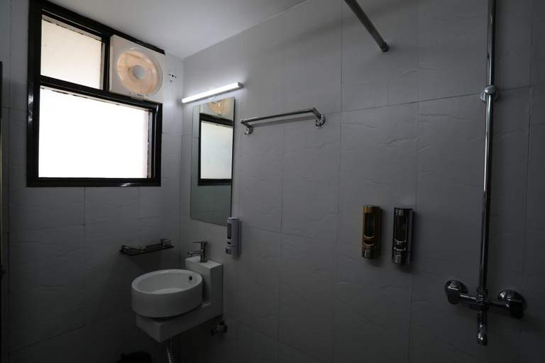 Bathroom 5, Banipark Service Apartment, Jaipur