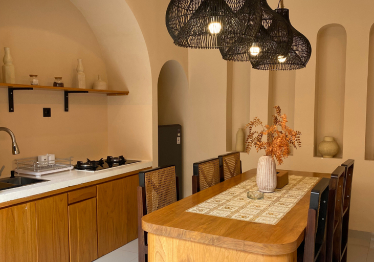 Dining Room 9