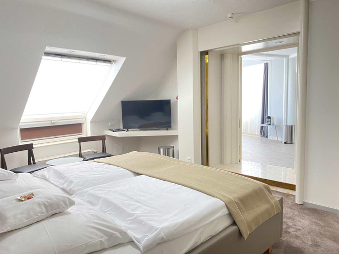 Bedroom 3, Hotel Bayerischer Hof, Bayreuth