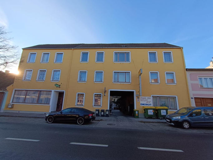 Others 4, Pension Eder, Bruck an der Leitha