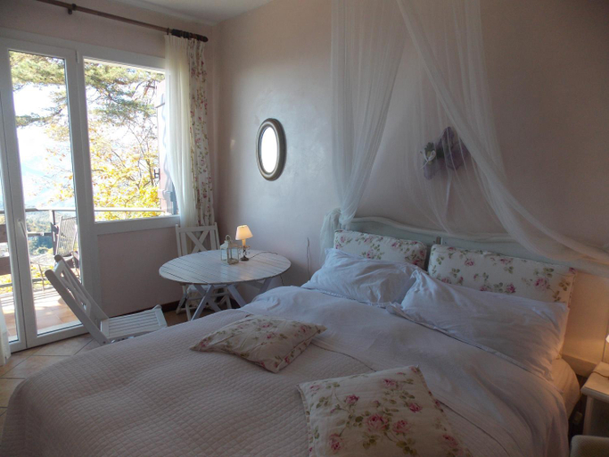 Bedroom 2, B&B Le Camelie del Bosco, Imperia