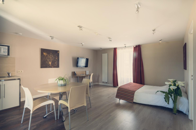 Bedroom 2, La Pommeraie, Ille-et-Vilaine
