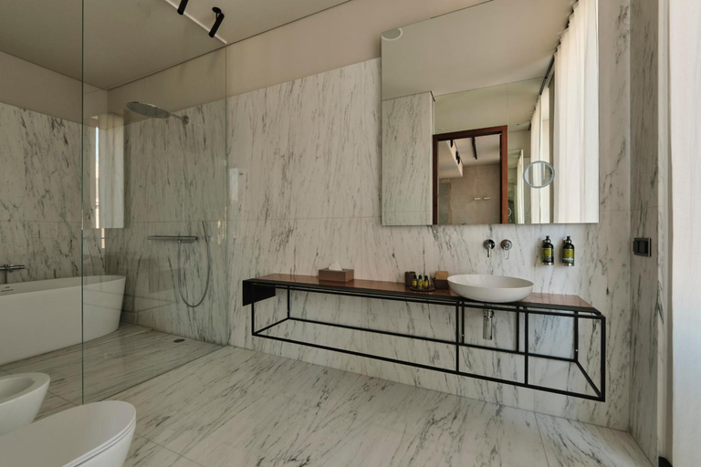Bathroom 9