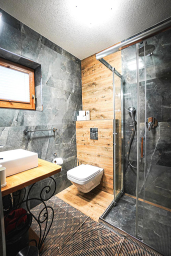 Bathroom 2, Domek na Zakrecie-pod Tatrami, Tatra