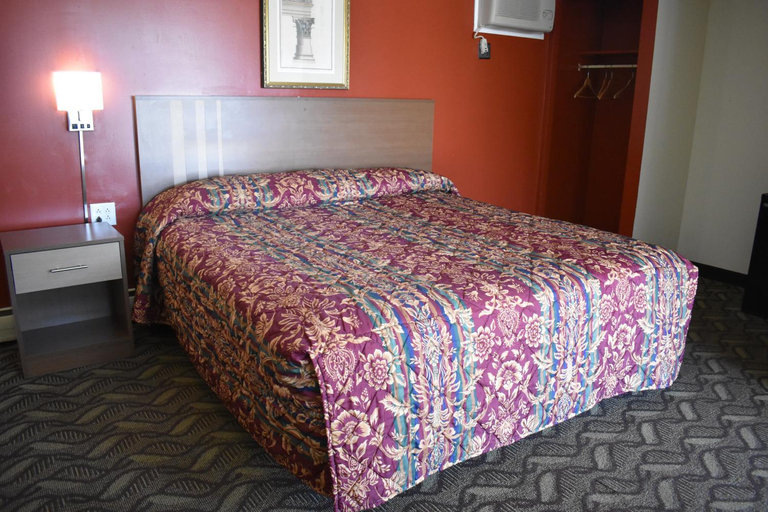 Bedroom 3, South Hills Motel, Allegheny