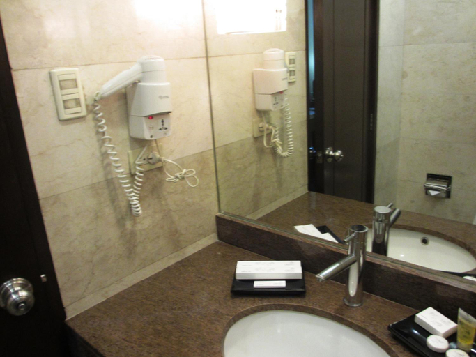 Bathroom 20