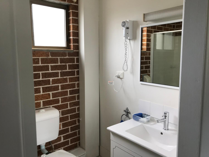 Bathroom 11