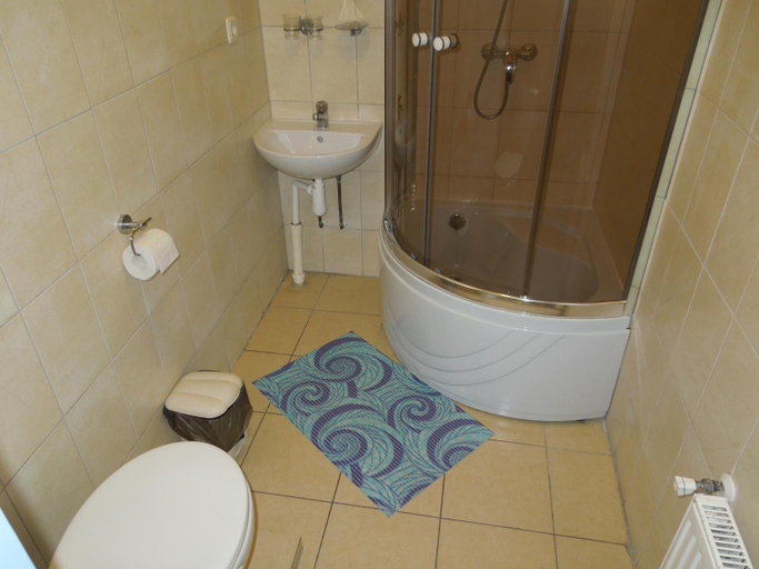 Others 5, Motel Sapnis, Jekabpils