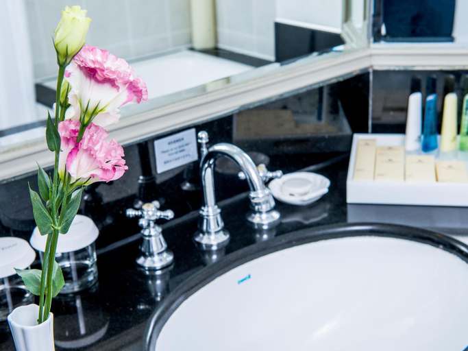 Bathroom 7