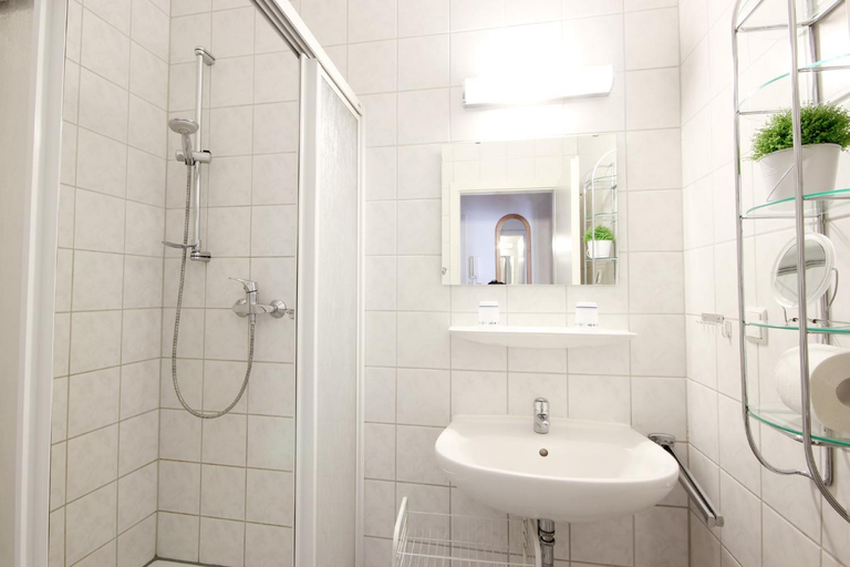 Bathroom 2, Villa Concordia, Whg 9, Vorpommern-Rügen