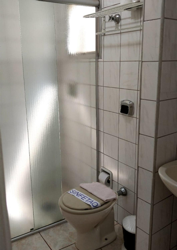 Bathroom 11