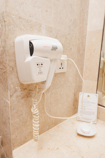 Bathroom 12