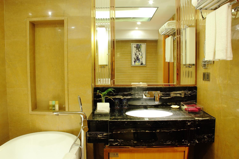 Bathroom 13